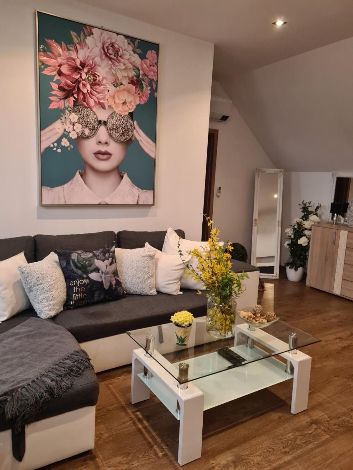 Apartment Zvonarska With Parking โกชิเซ ภายนอก รูปภาพ